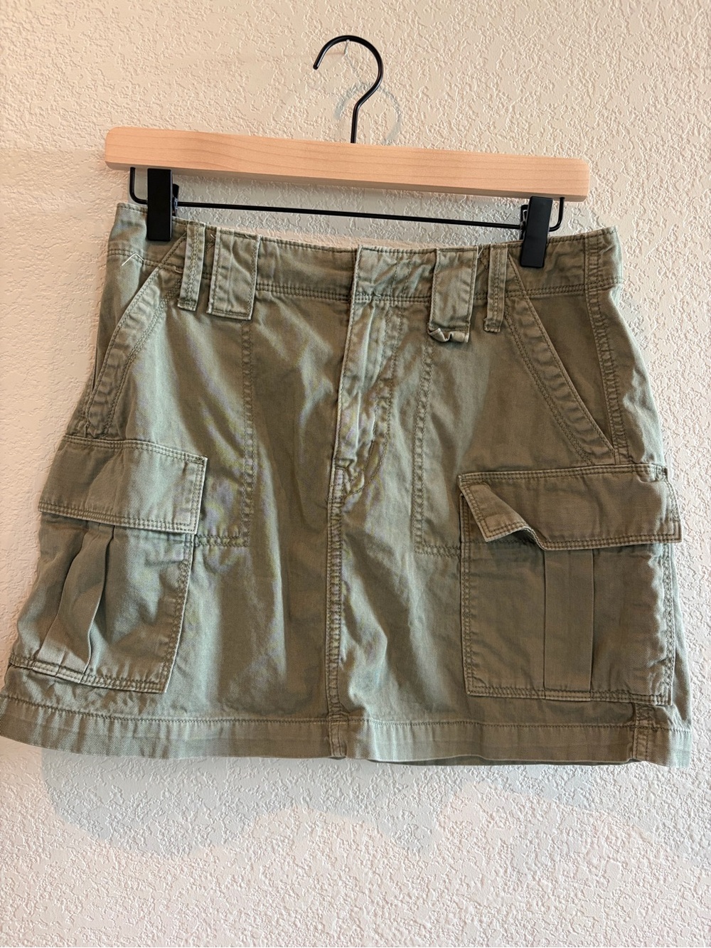 American Eagle Olive Green Cargo Mini Skirt Size 4 Y2K Utility
